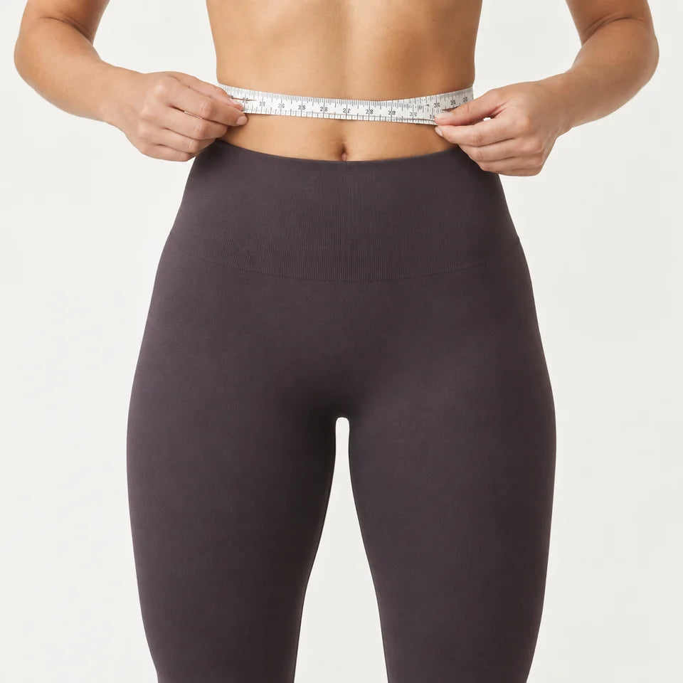 Measuring the waist over seamless leggings